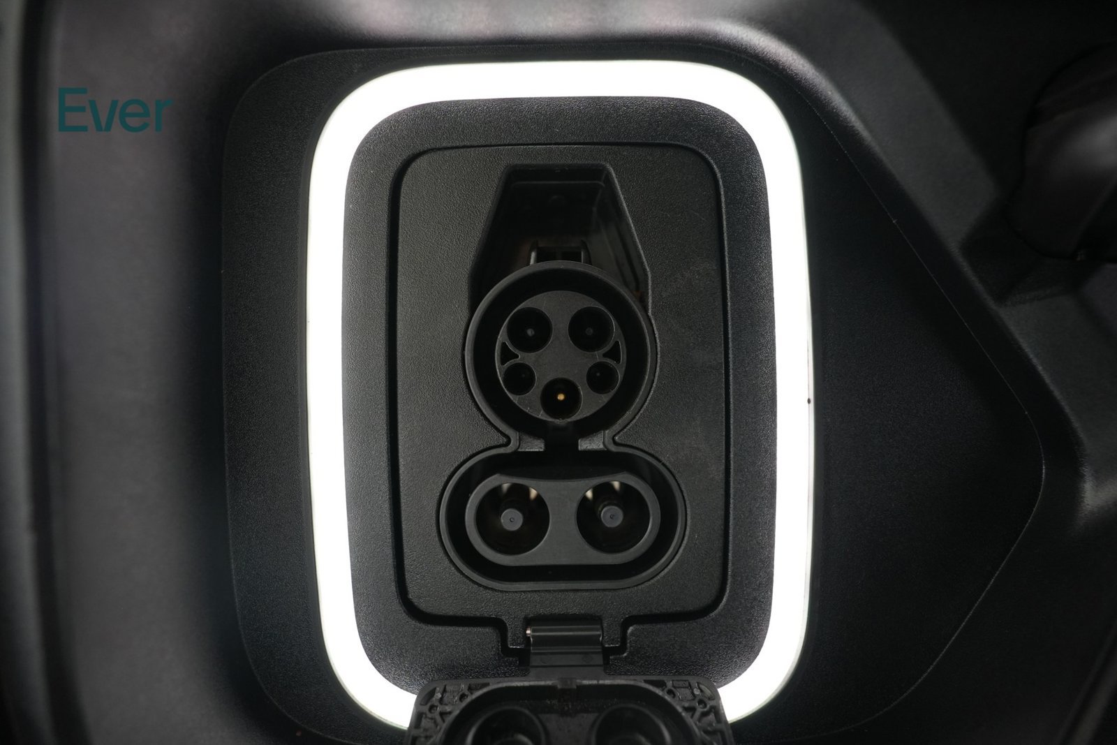 Used 2022 Rivian R1T Adventure AWD/4WD image 10