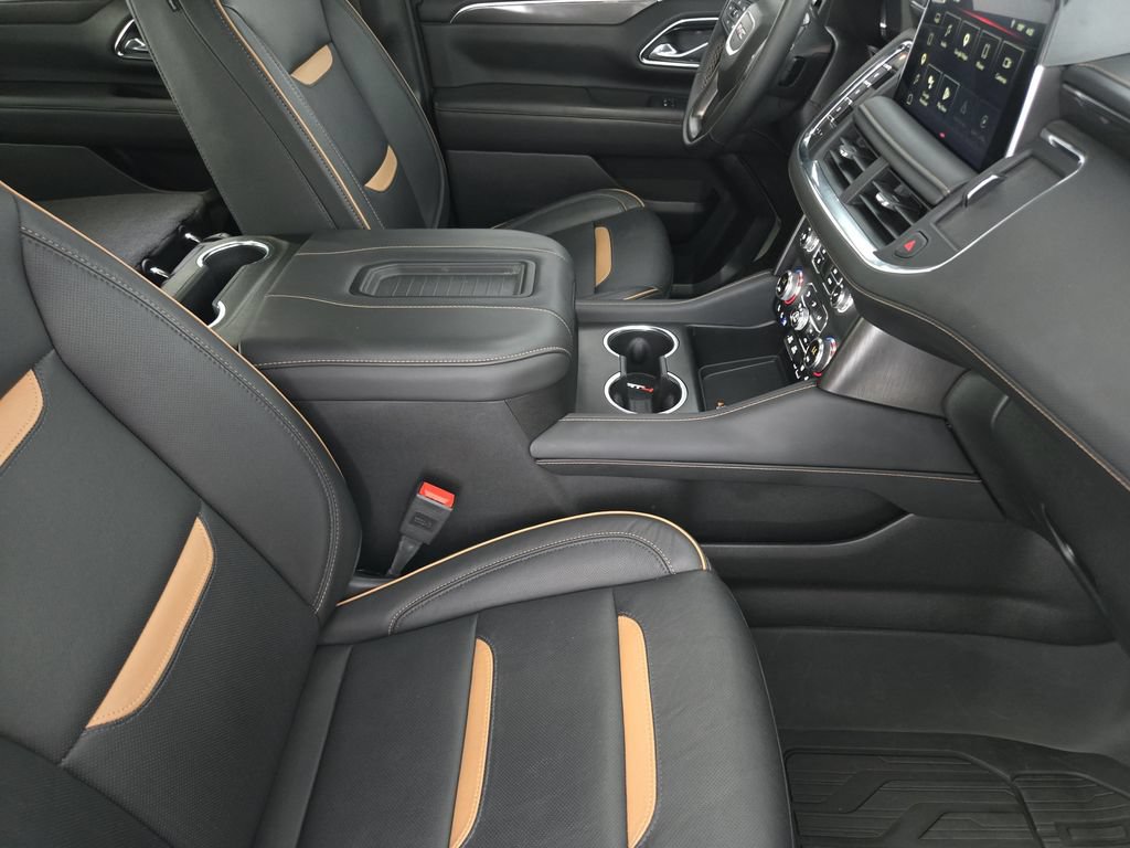 Used 2024 GMC Yukon AT4 w/ AT4 Premium Package AWD/4WD image 16