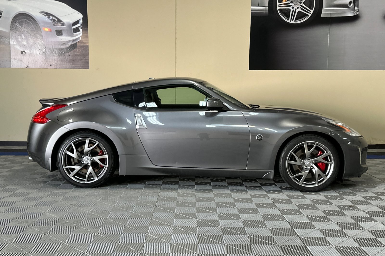 Used 2014 Nissan 370Z Touring w/ Sport Package image 3
