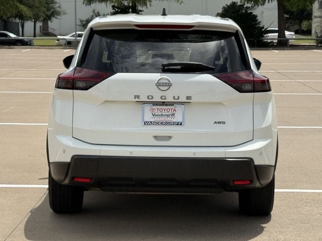 Used 2024 Nissan Rogue S AWD/4WD image 5