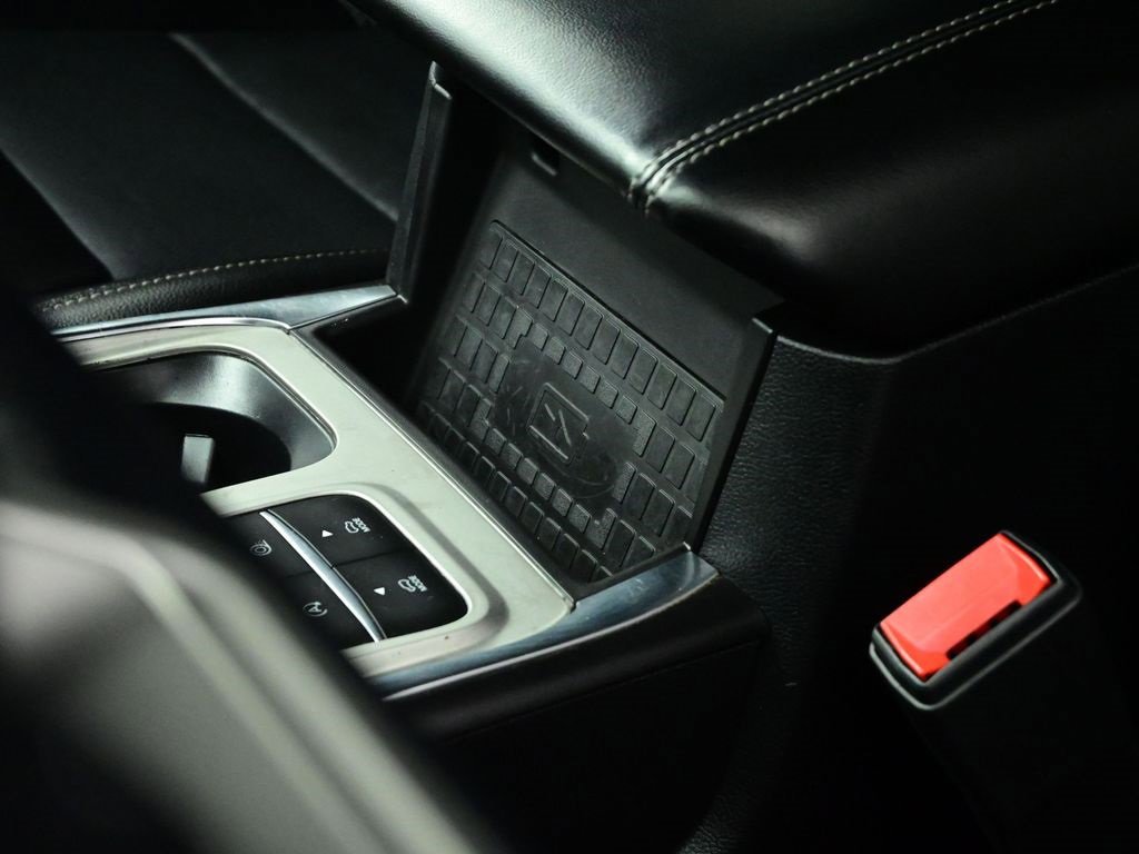 Used 2022 Ford Explorer Limited w/ Equipment Group 301A image 23