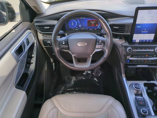 Used 2020 Ford Explorer Platinum w/ Premium Technology Package image 17