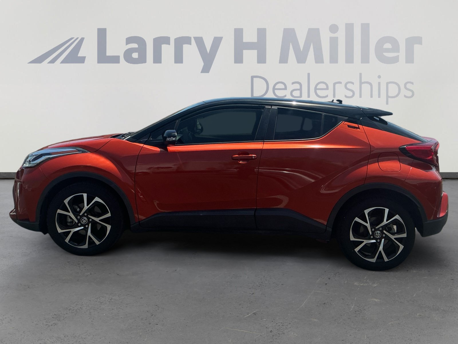 Certified 2020 Toyota C-HR XLE FWD image 2