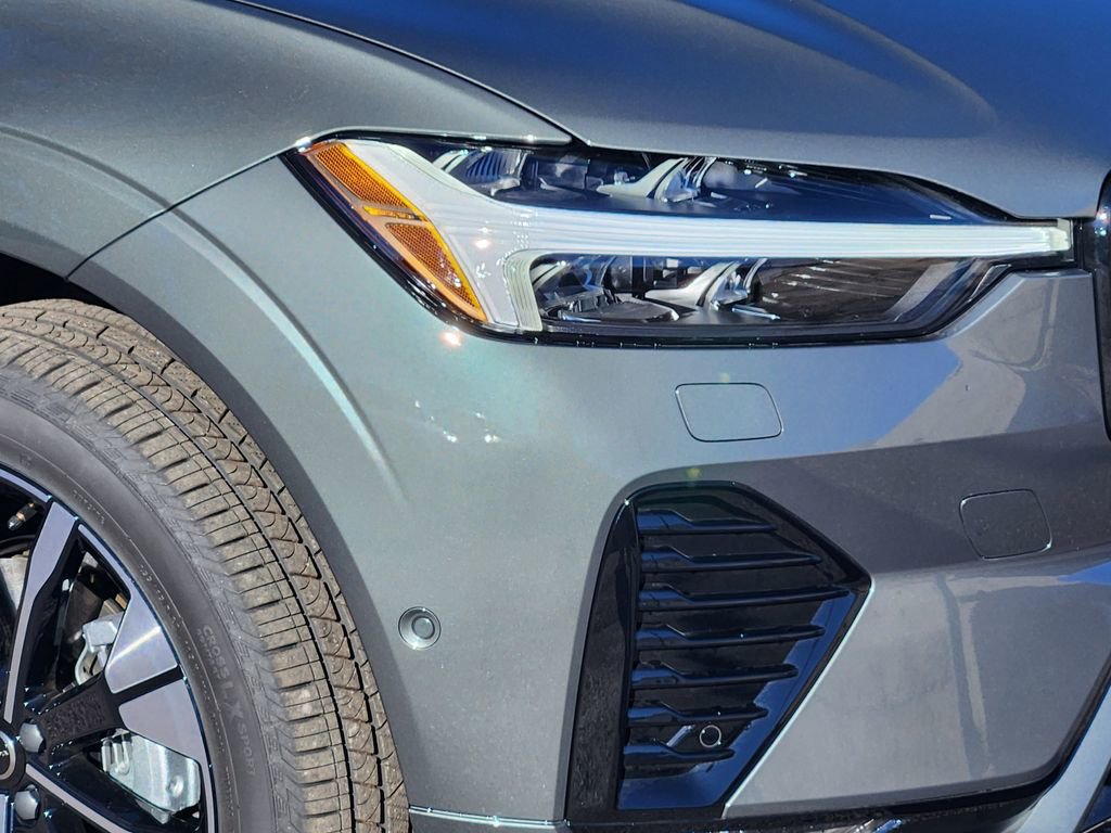 New 2026 Volvo XC60 B5 Plus w/ Climate Package image 27