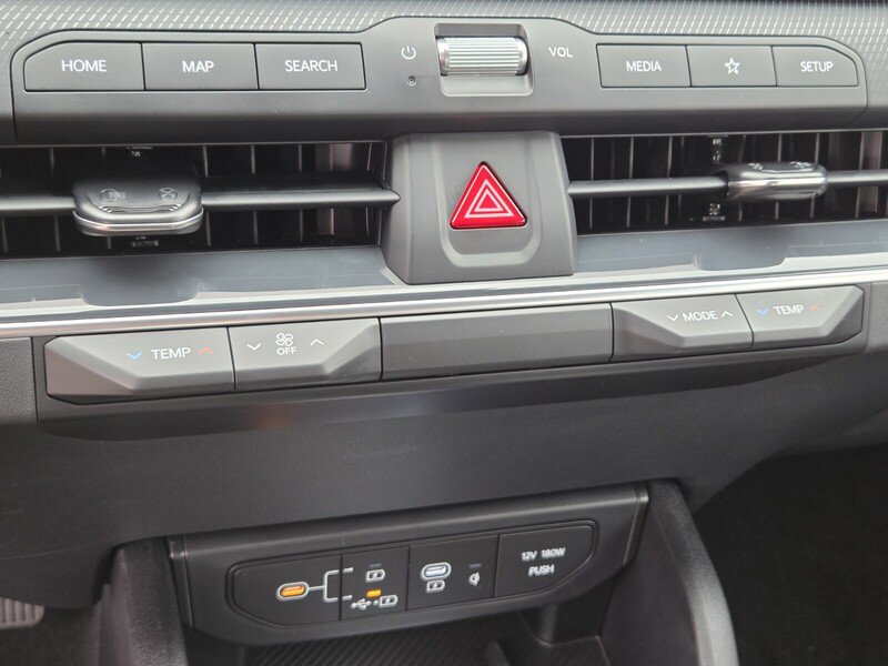 New 2025 Kia K4 GT-Line image 15