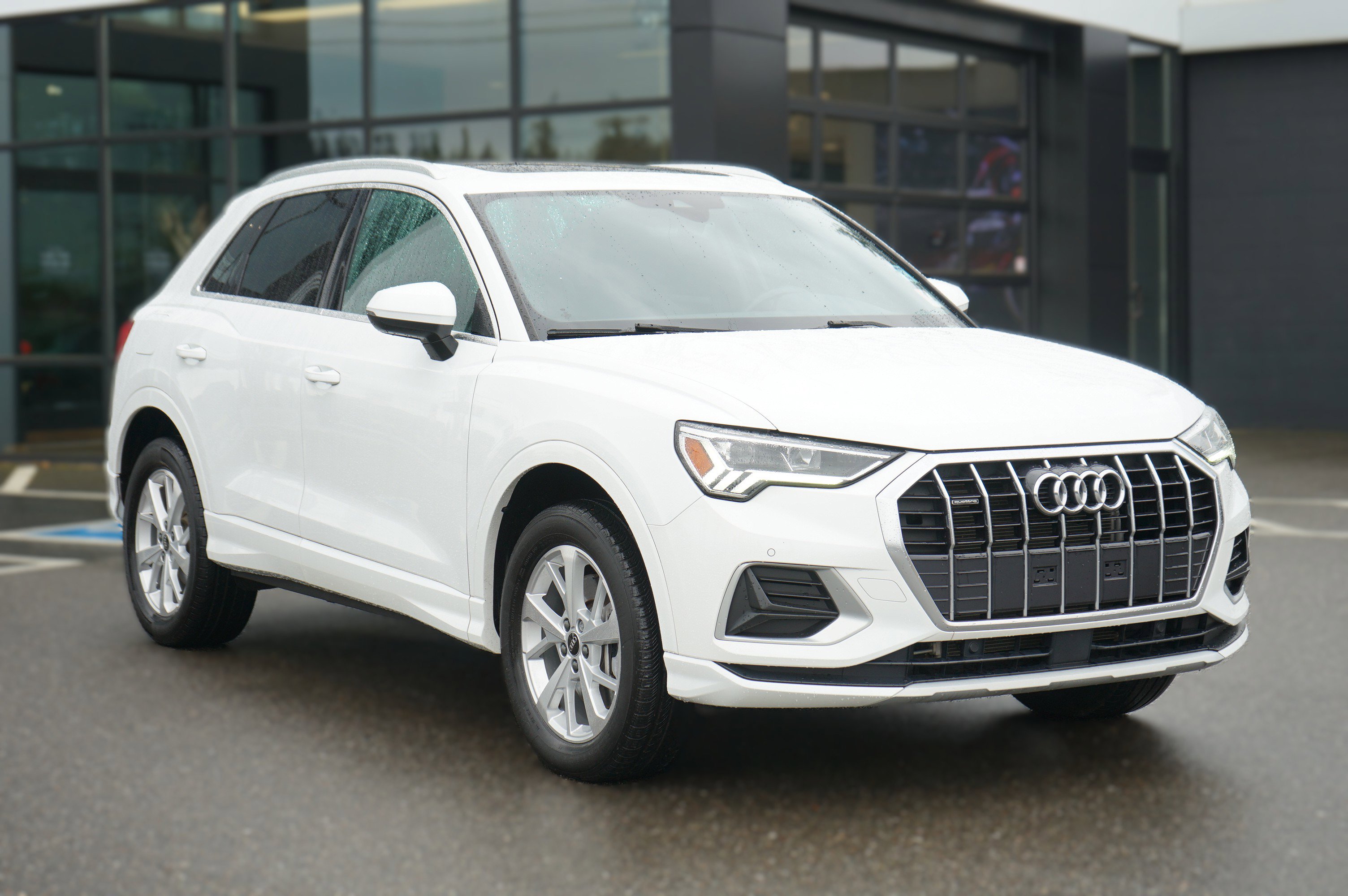 Used 2023 Audi Q3 2.0T Premium AWD/4WD image 1