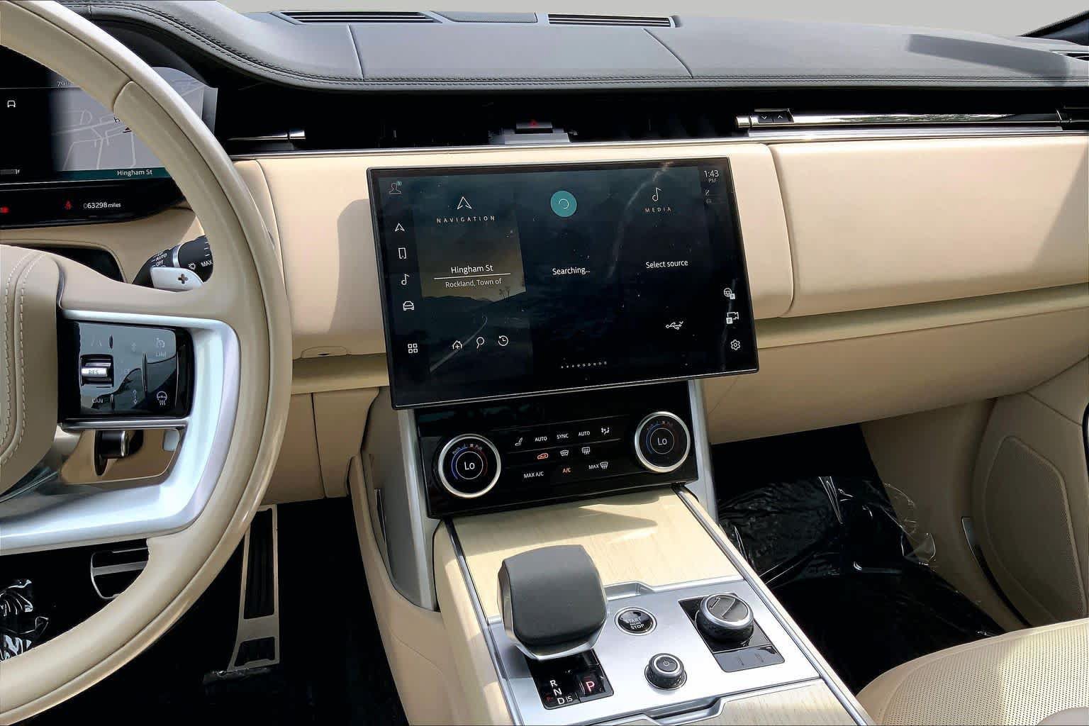 Used 2023 Land Rover Range Rover SE AWD/4WD image 7