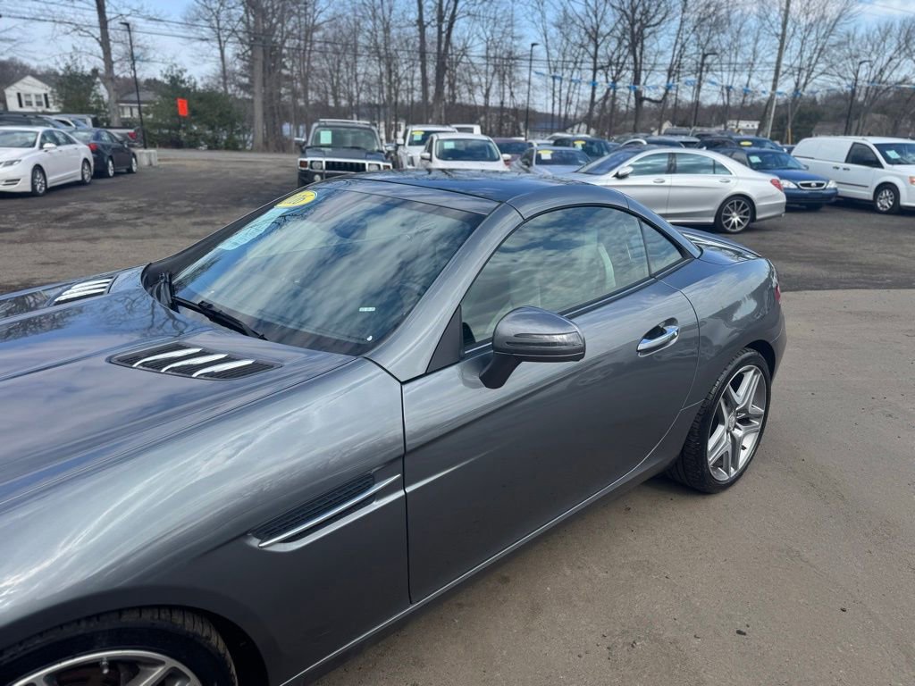 Used 2016 Mercedes-Benz SLK 300 image 12