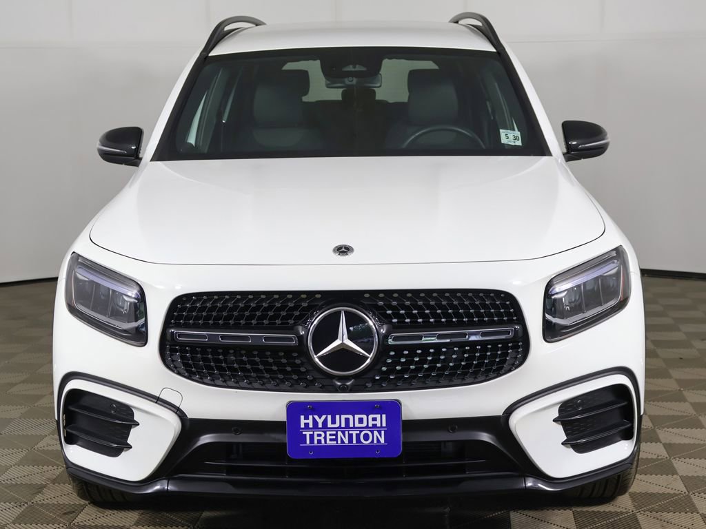 Used 2025 Mercedes-Benz GLB 250 4MATIC image 9