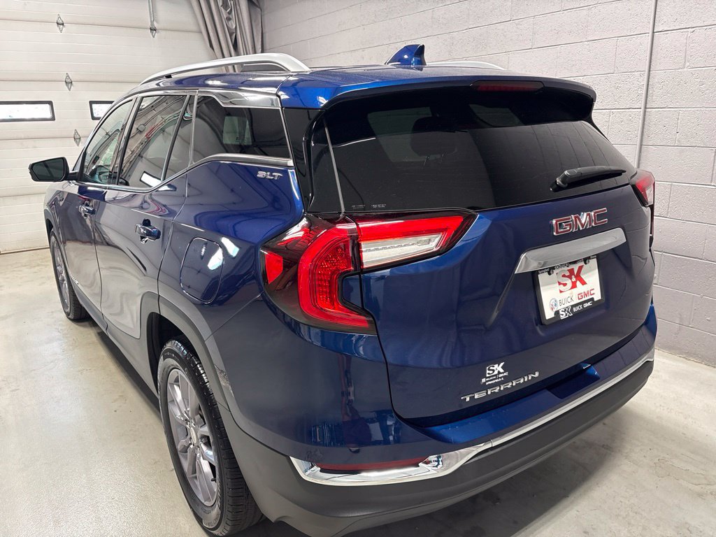 Used 2022 GMC Terrain SLT w/ LPO, Floor Liner Package FWD image 21