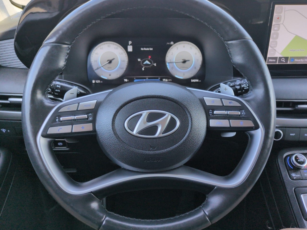 Used 2024 Hyundai Palisade Limited AWD/4WD image 16