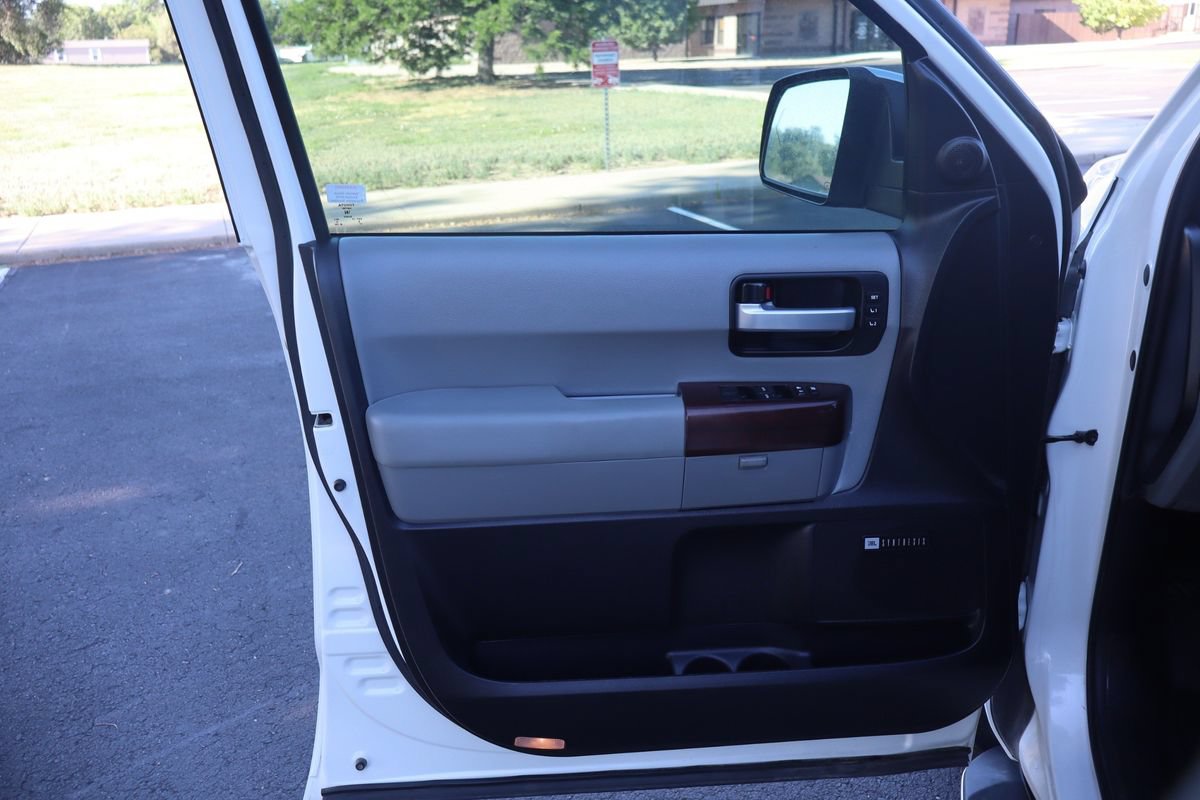 Used 2016 Toyota Sequoia Platinum AWD/4WD image 25