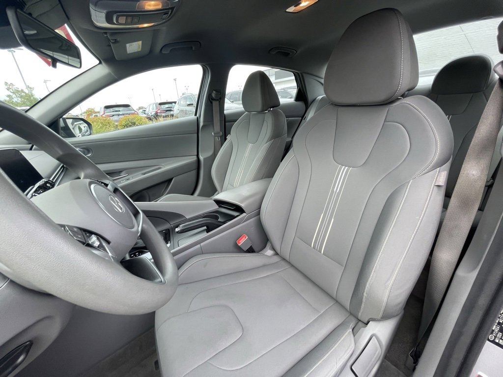 Used 2024 Hyundai Elantra SEL image 21