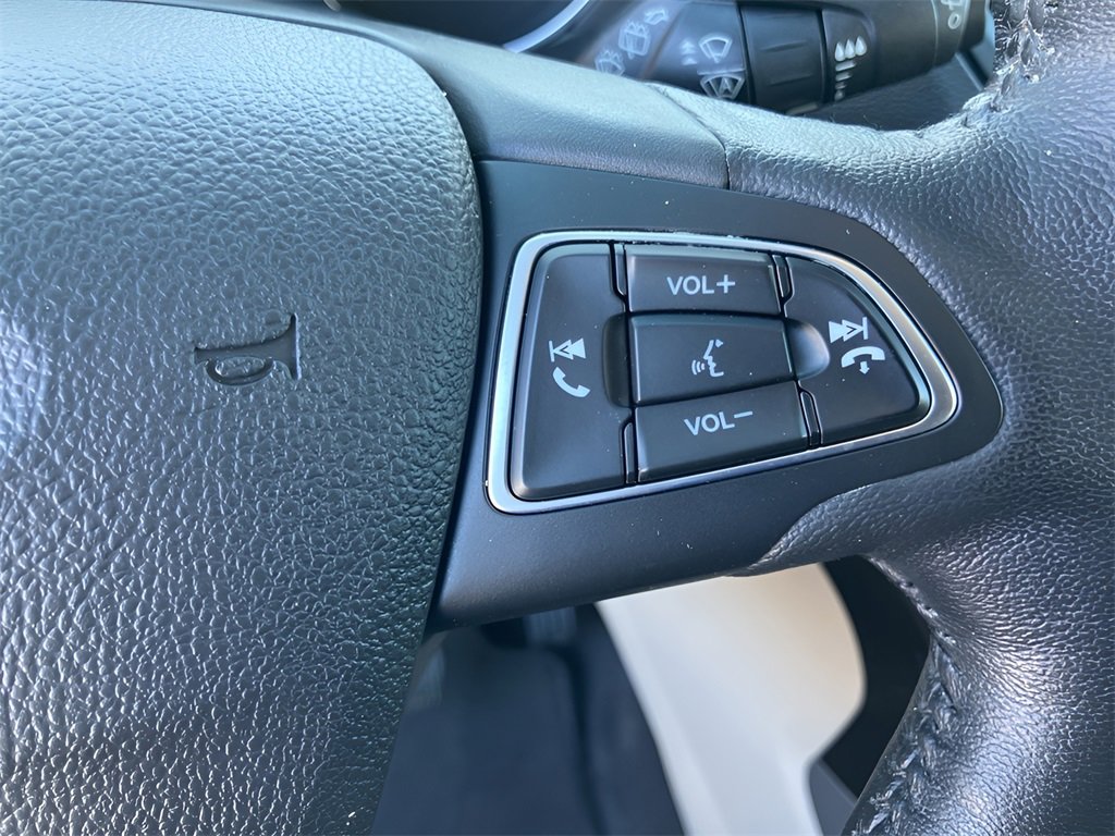 Used 2018 Ford Escape Titanium w/ Ford Safe & Smart Package image 17