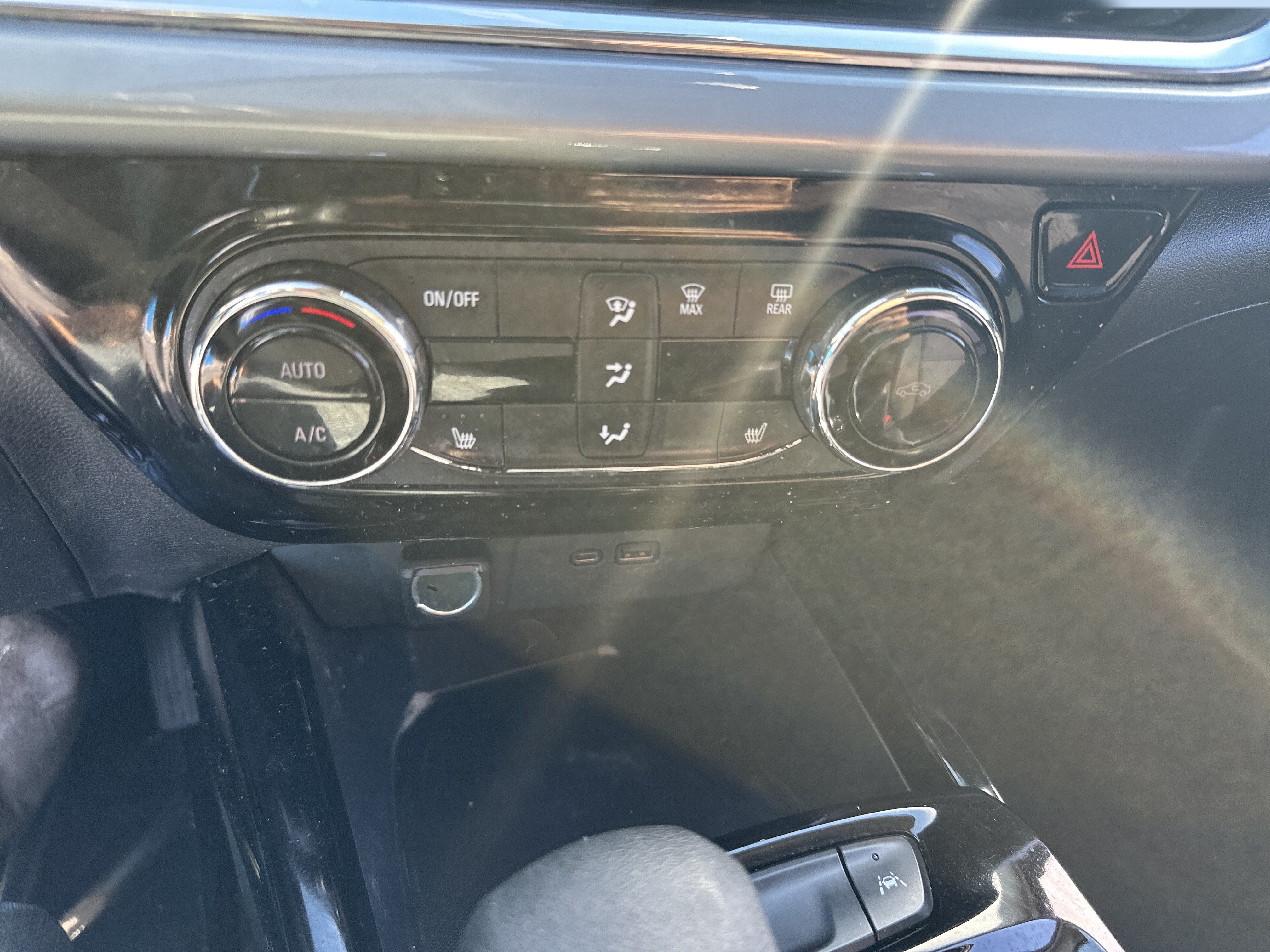 Certified 2024 Chevrolet Trax LT w/ Driver Confidence Package FWD image 14