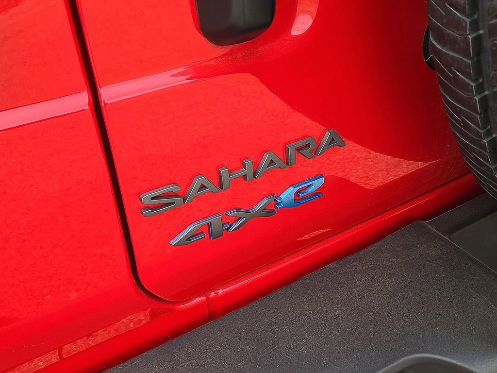 Used 2025 Jeep Wrangler Sahara 4xe image 13