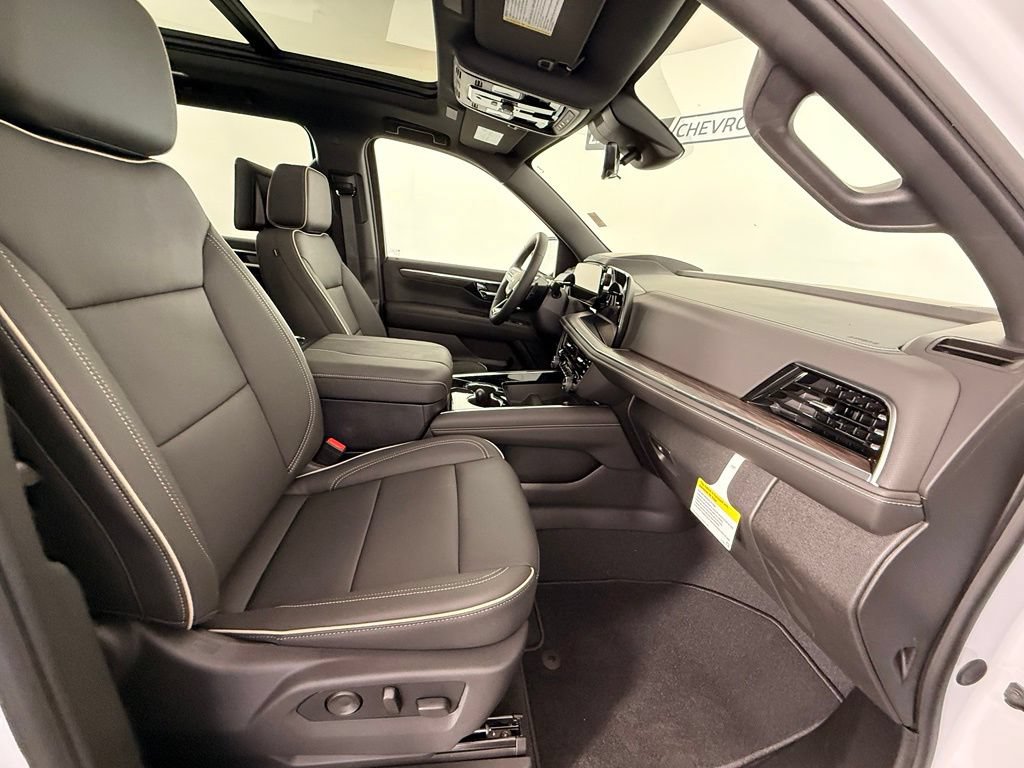 New 2026 Chevrolet Suburban Premier AWD/4WD image 23
