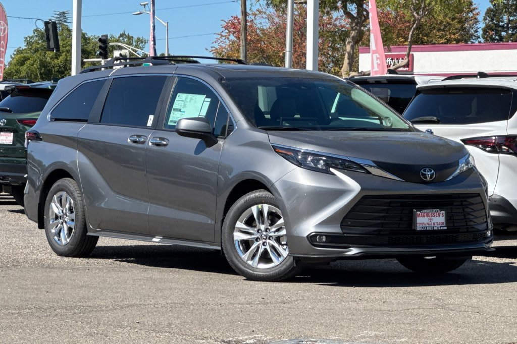New 2026 Toyota Sienna XLE AWD/4WD image 2