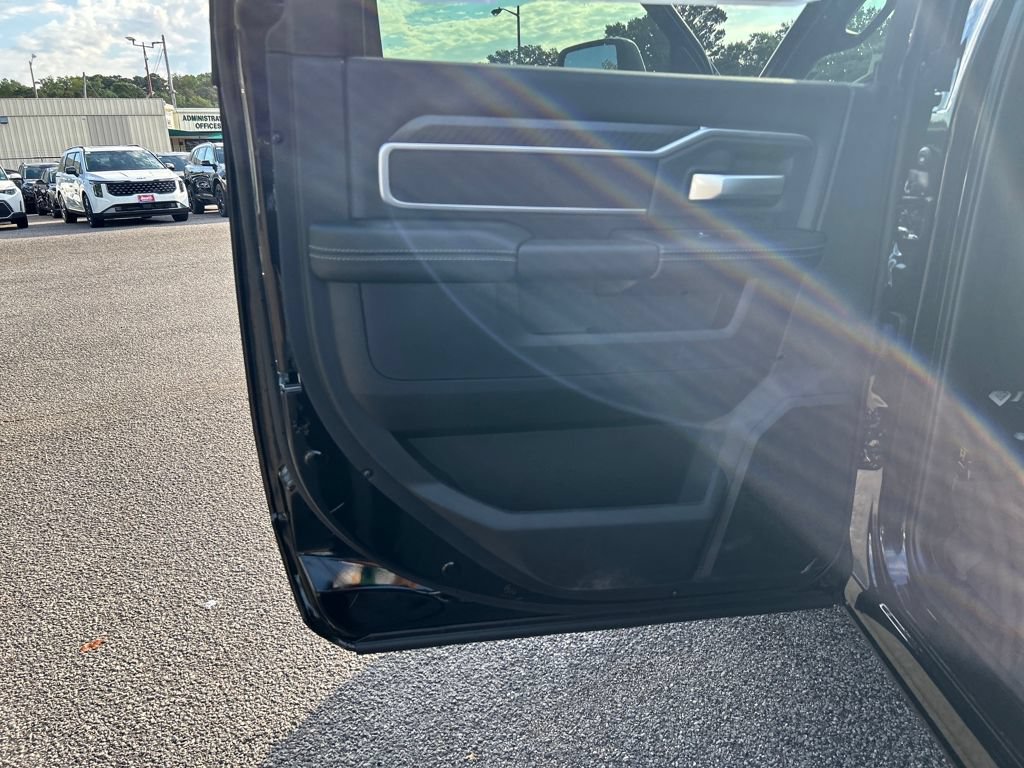 New 2026 RAM 2500 Big Horn AWD/4WD image 22