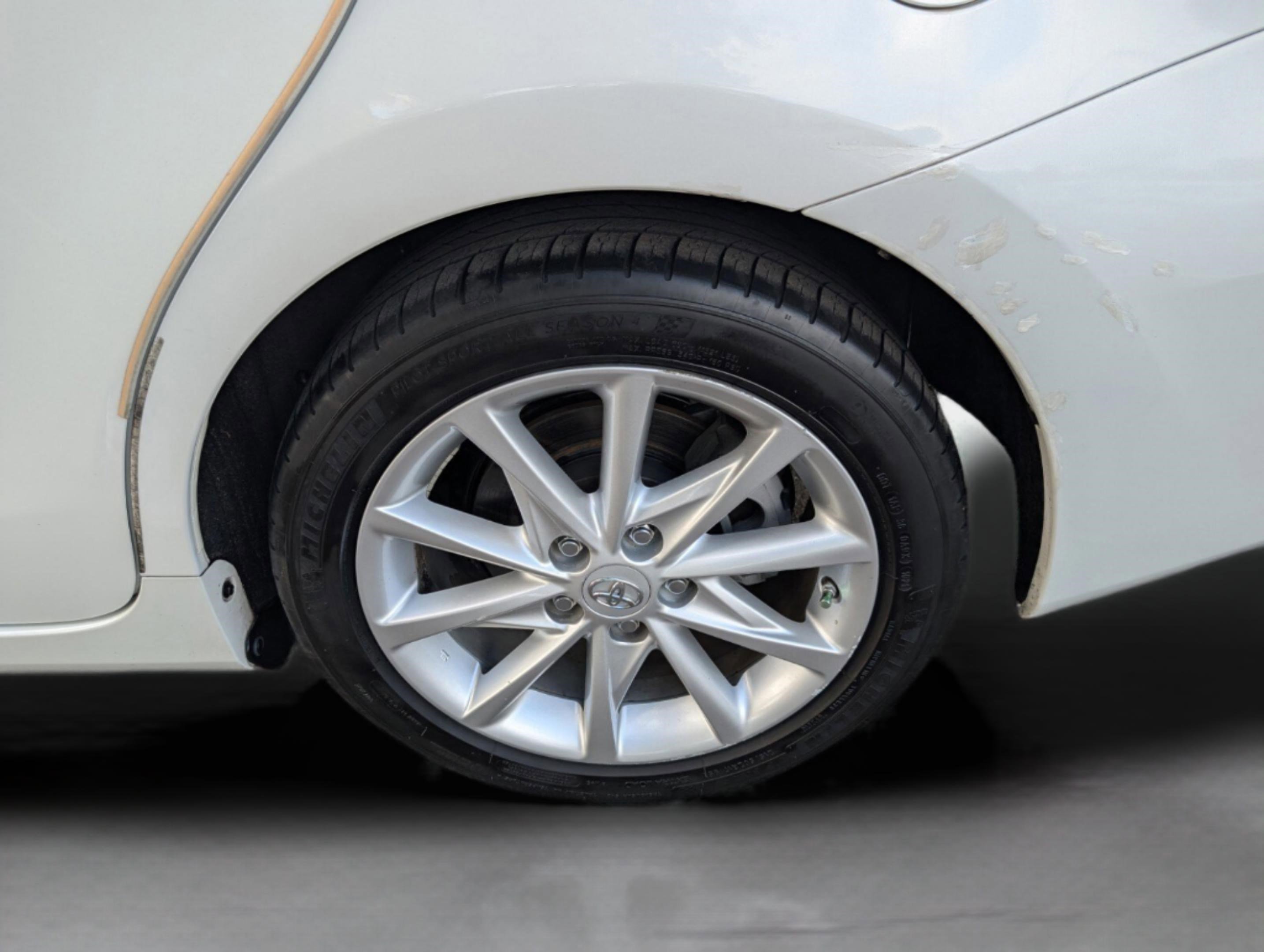 Used 2013 Toyota Prius V Five image 21