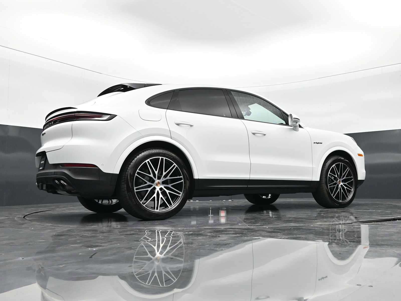 New 2025 Porsche Cayenne E-Hybrid Coupe AWD/4WD image 49
