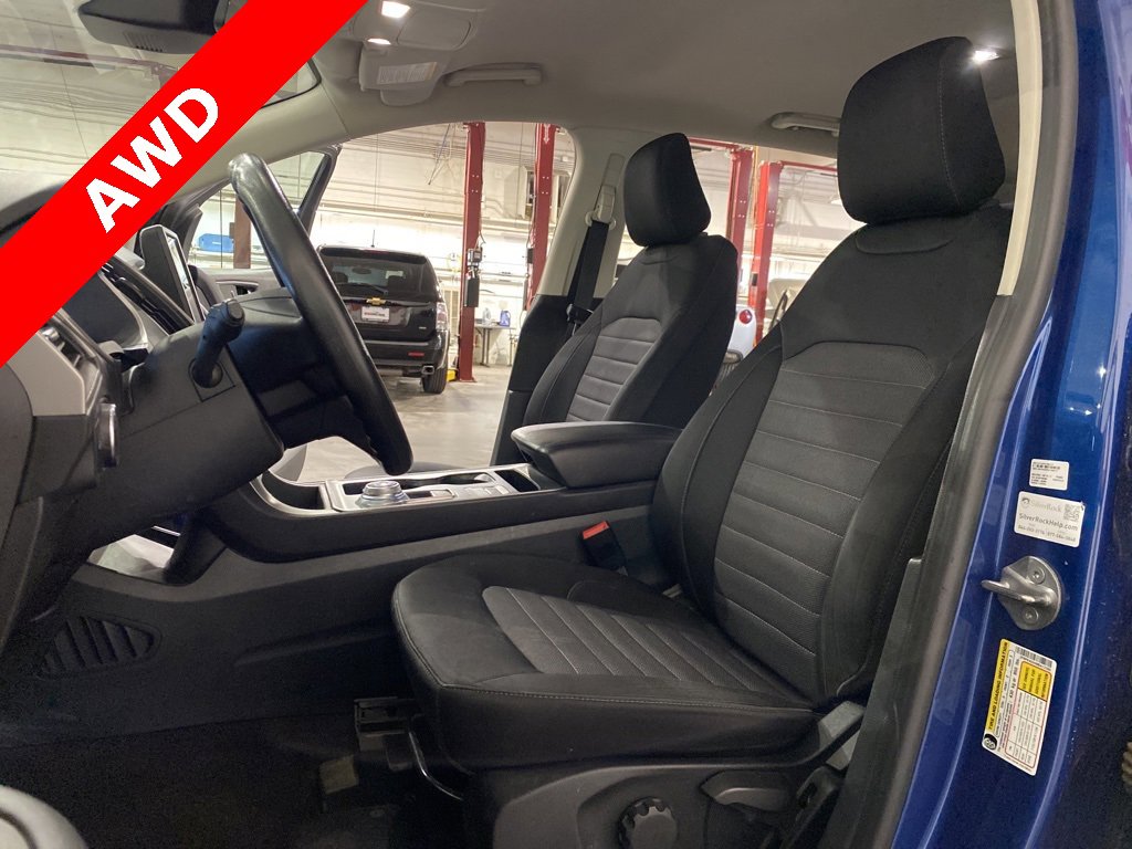 Used 2021 Ford Edge SE image 9