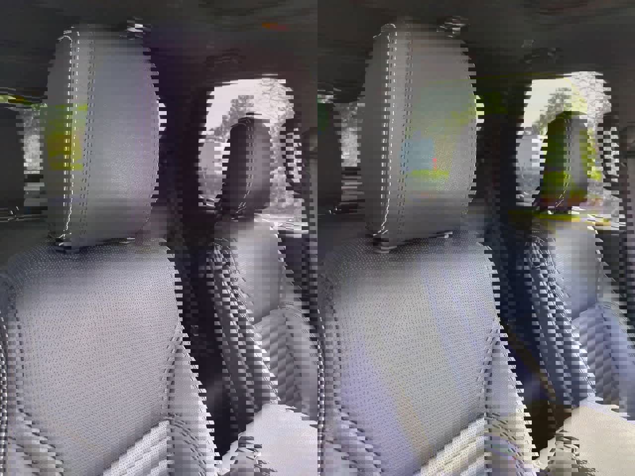 Used 2021 Land Rover Discovery S R-Dynamic image 7