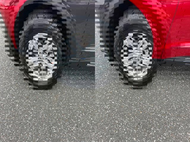 Certified 2022 Ford Explorer XLT w/ Equipment Group 202A image 29