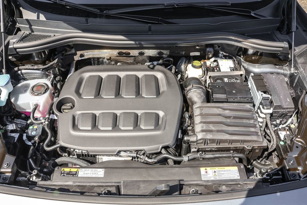 Used 2025 Volkswagen Tiguan SE image 38