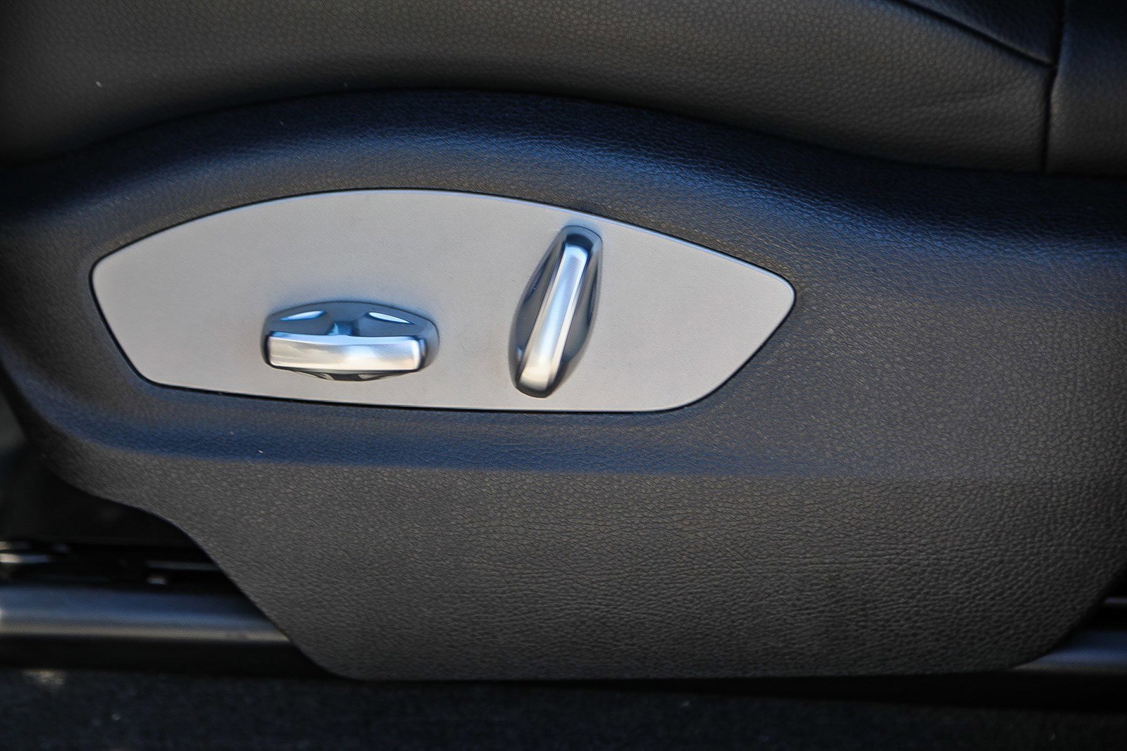 Used 2023 Porsche Macan image 19