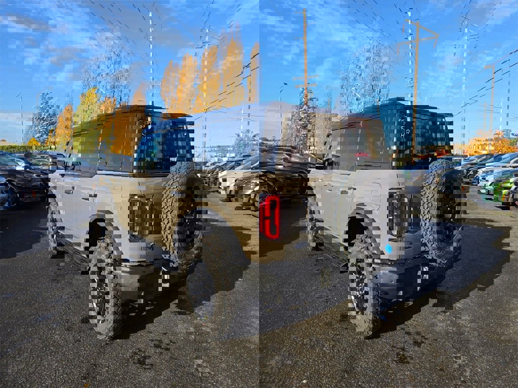 New 2025 Ford Bronco Outer Banks w/ Black Appearance Package image 7