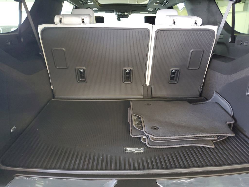 New 2026 Cadillac Escalade ESV Platinum Sport w/ LPO, ONYX Package image 7