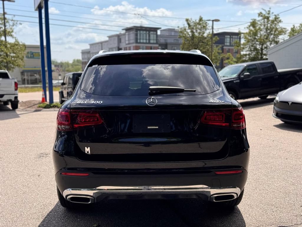 Used 2021 Mercedes-Benz GLC 300 4MATIC image 5