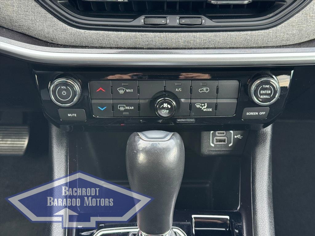 Used 2022 Jeep Compass Latitude image 17