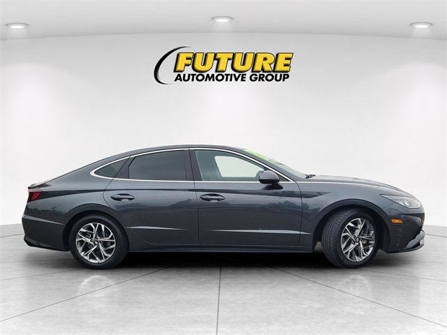 Used 2022 Hyundai Sonata SEL w/ Preferred Accessory Package image 3
