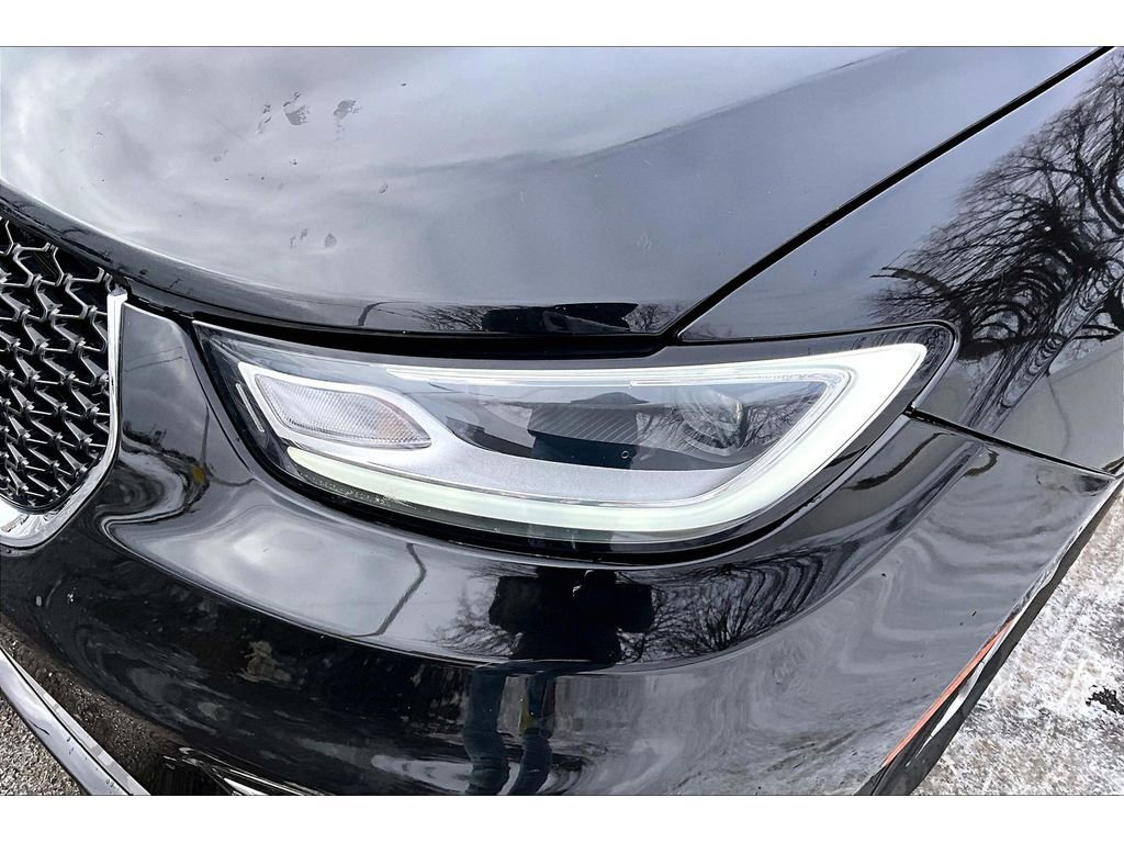 Used 2022 Chrysler Pacifica Limited image 34