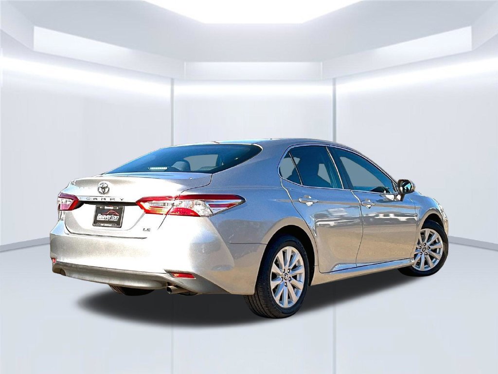 Used 2018 Toyota Camry LE FWD image 14