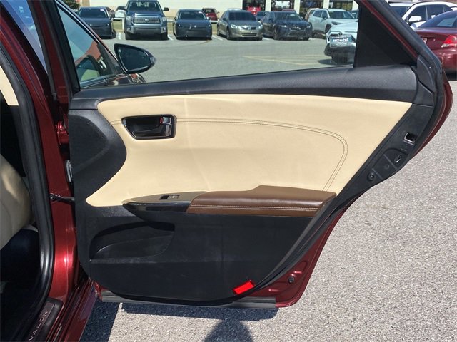 Used 2017 Toyota Avalon Limited image 12
