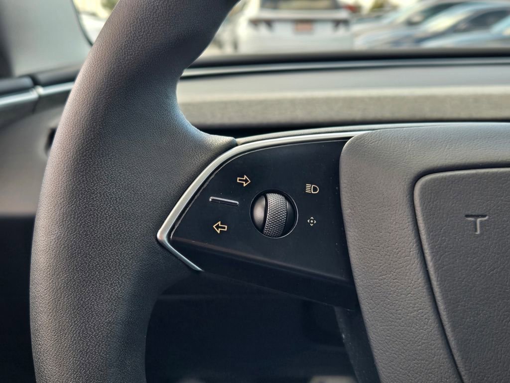Used 2025 Tesla Model 3 Long Range image 33