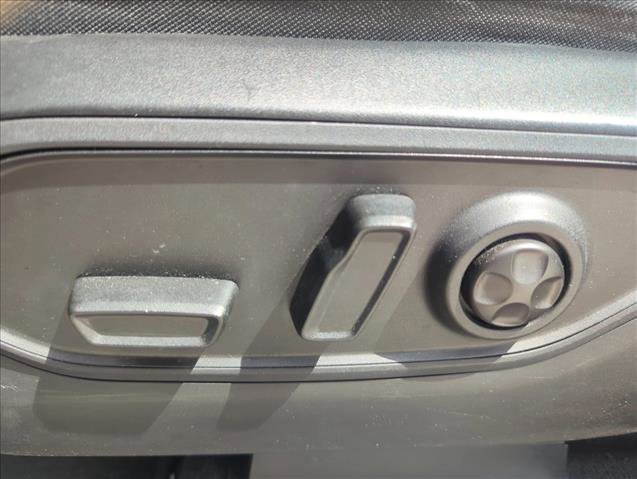 Used 2023 Jeep Grand Cherokee L Laredo image 26