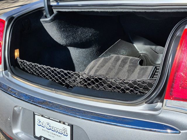 Used 2018 Chrysler 300 Limited w/ Safetytec Plus Group image 30