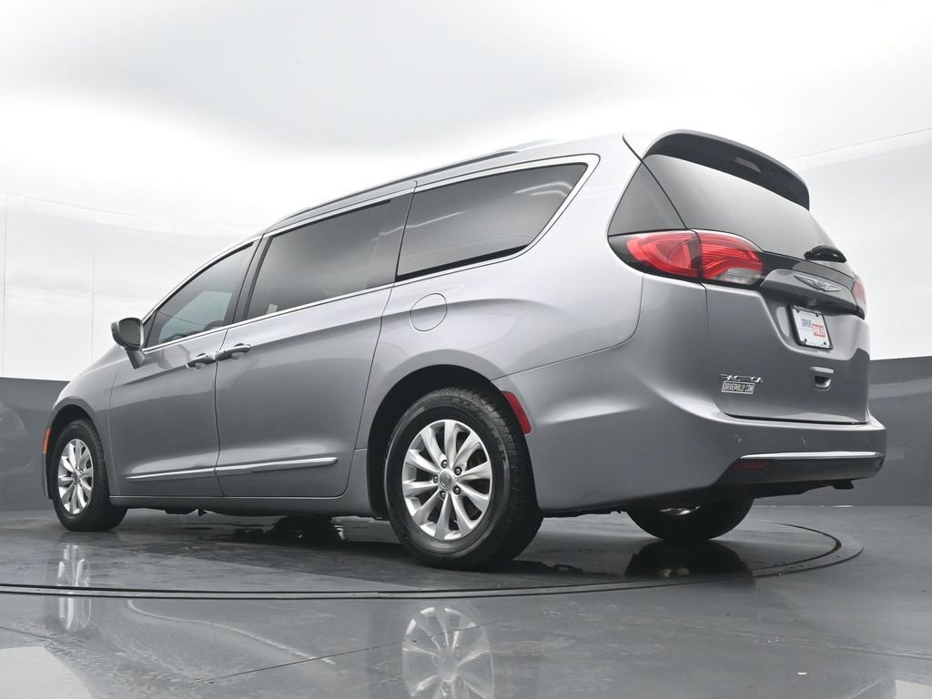 Used 2019 Chrysler Pacifica Touring-L image 29