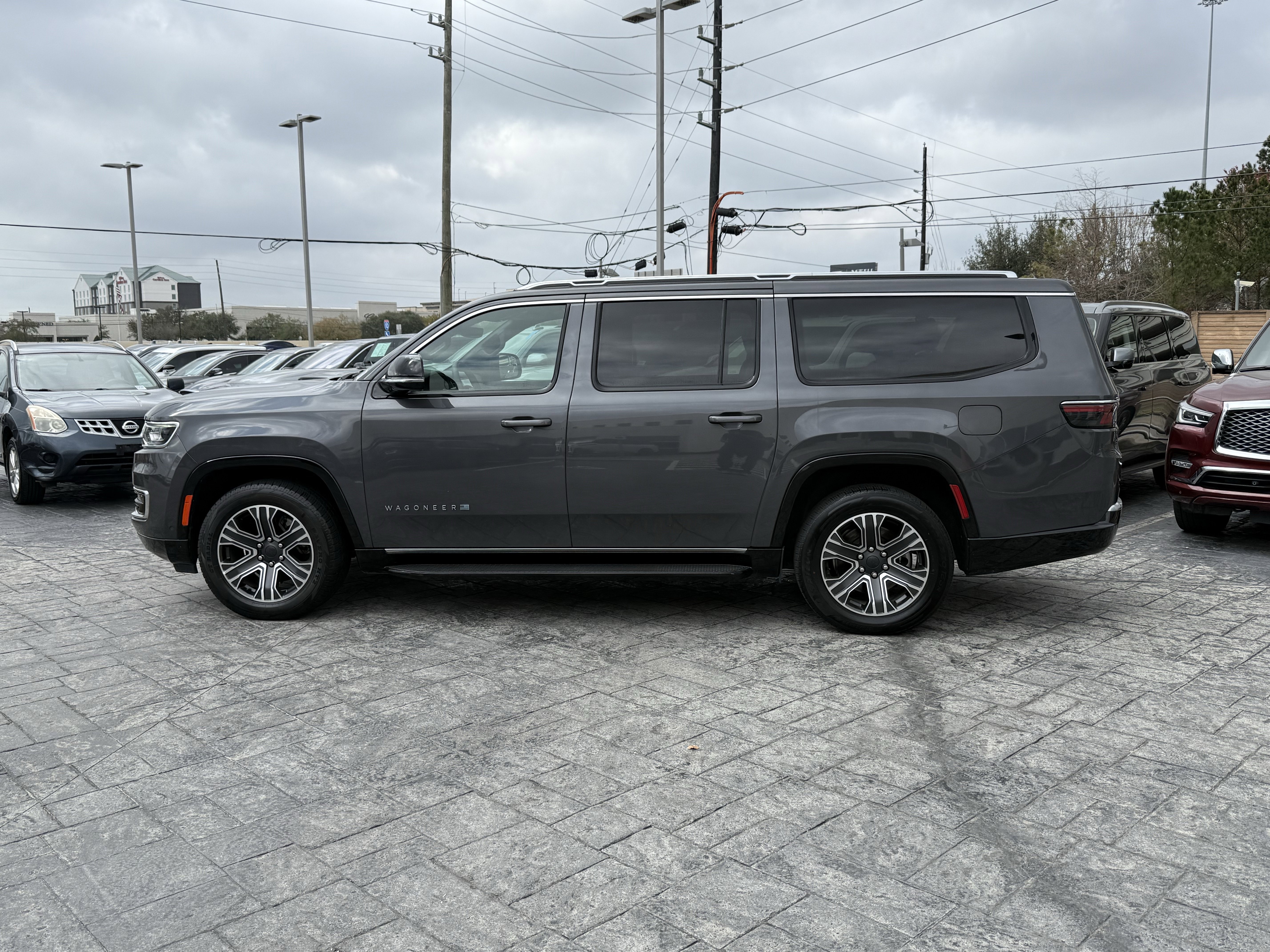 Used 2024 Jeep Wagoneer L Series II w/ Flexible Seating Group image 4