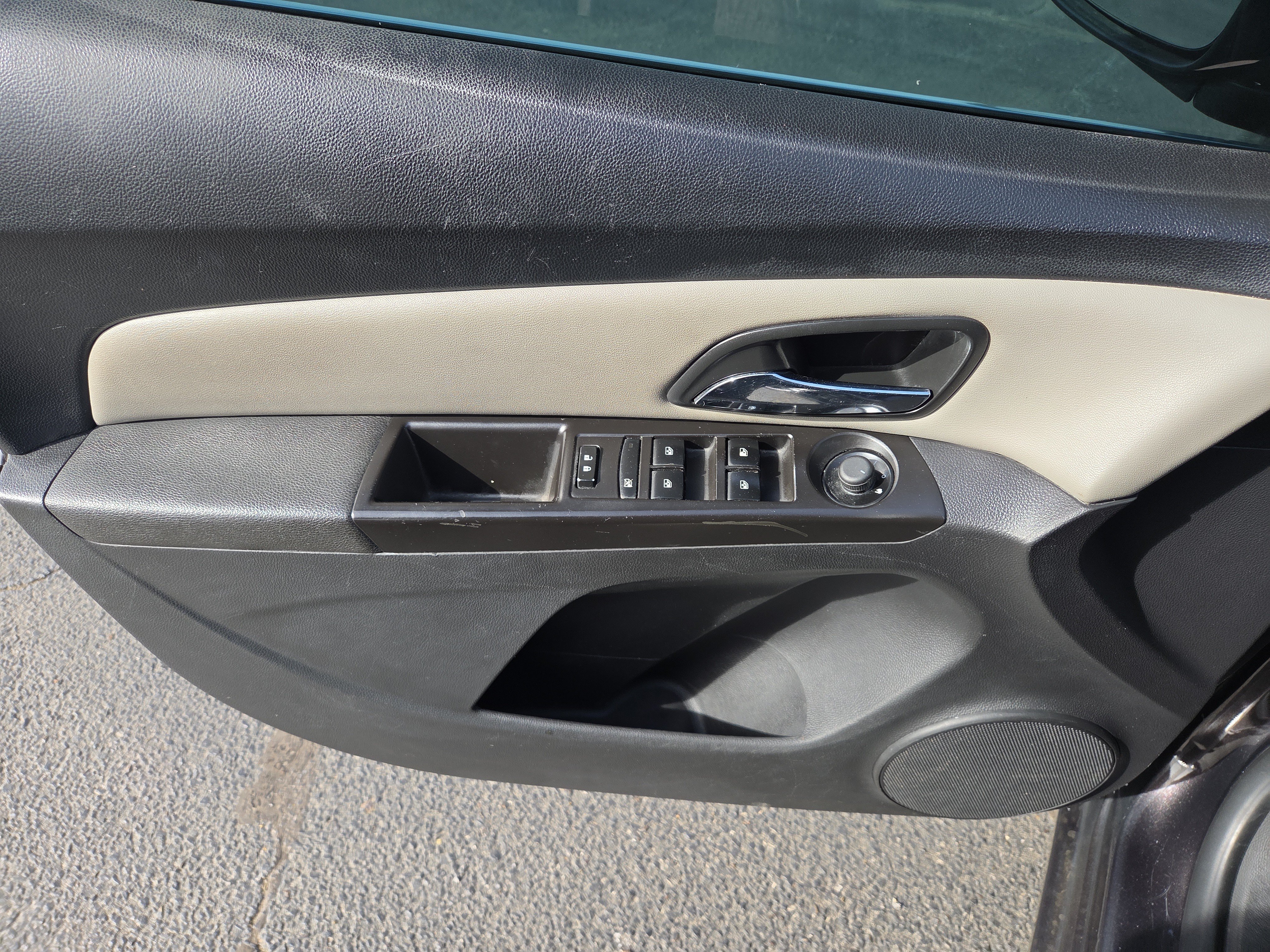 Used 2015 Chevrolet Cruze LT FWD image 11