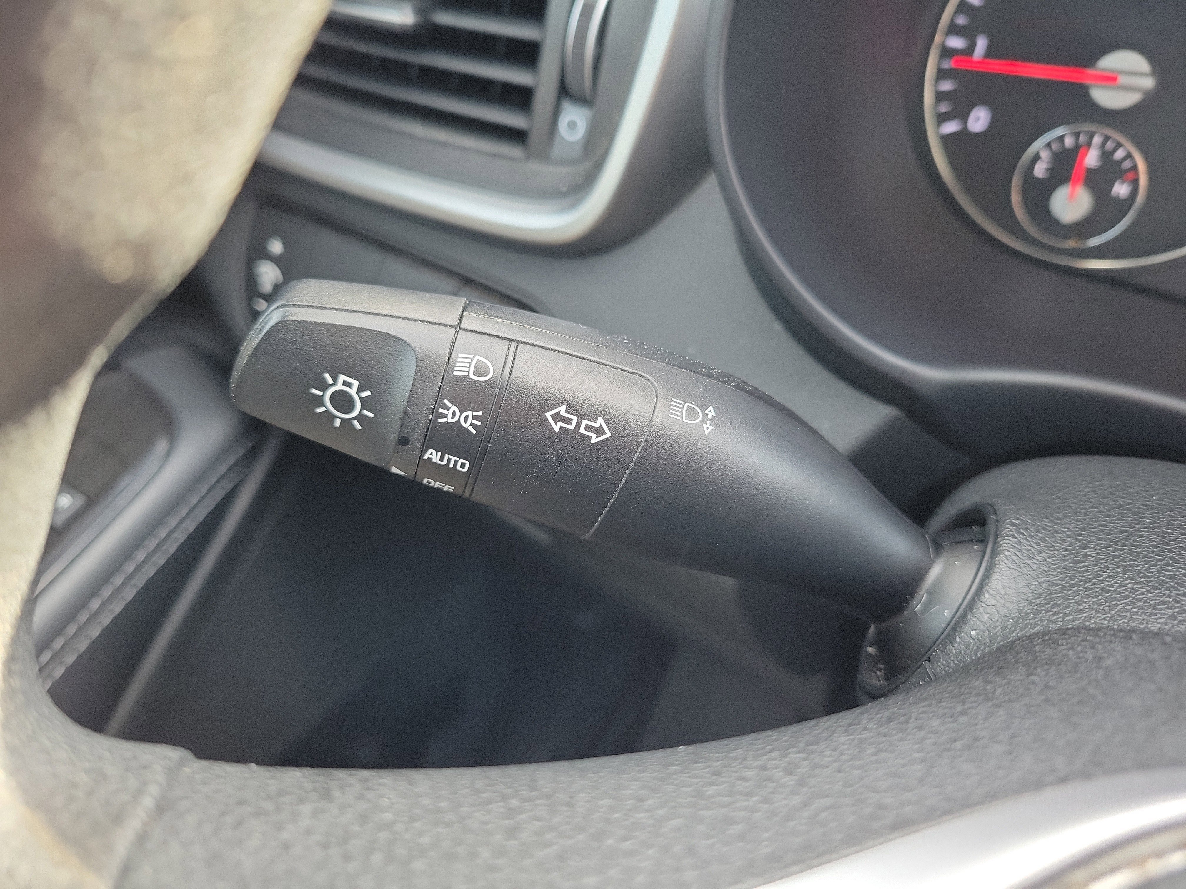 Used 2020 Kia Sorento LX image 29