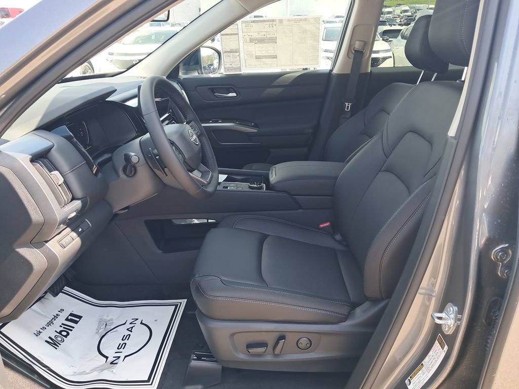 New 2026 Nissan Pathfinder SL w/ Lighting Package AWD/4WD image 10