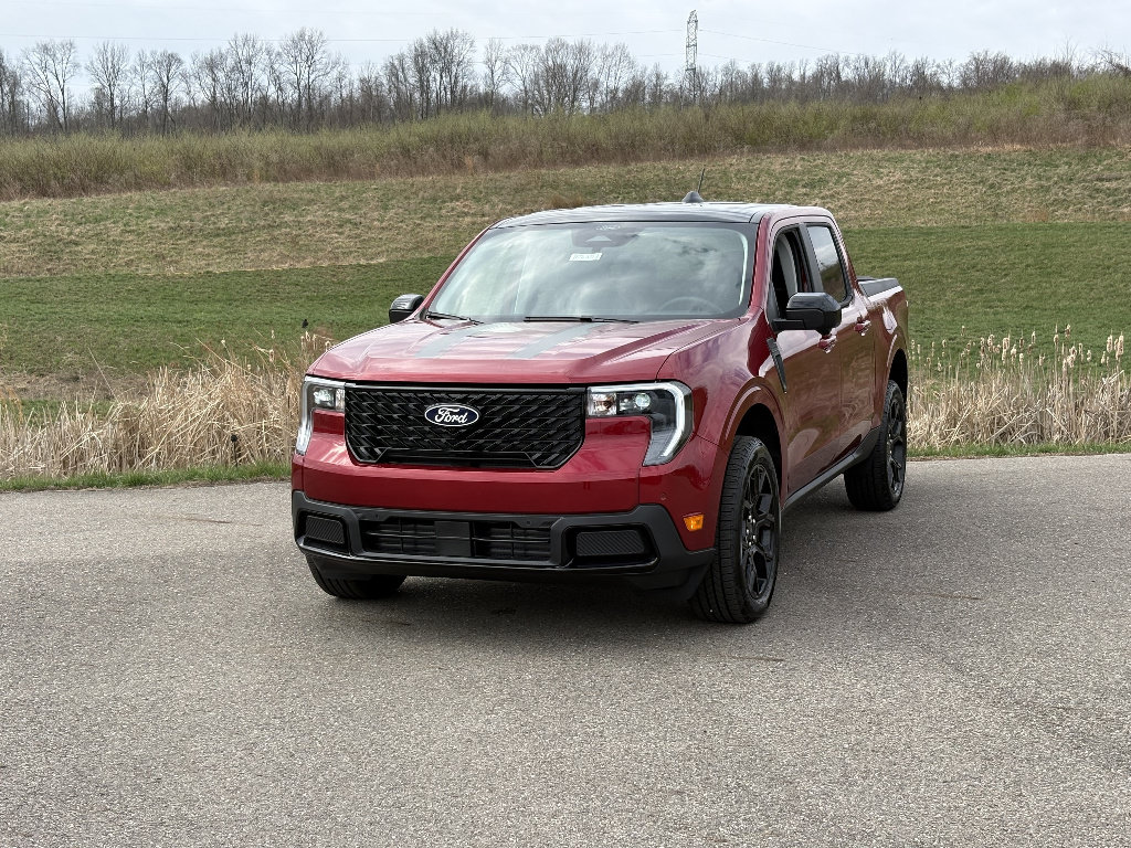 New 2026 Ford Maverick Lariat w/ Black Appearance Package
