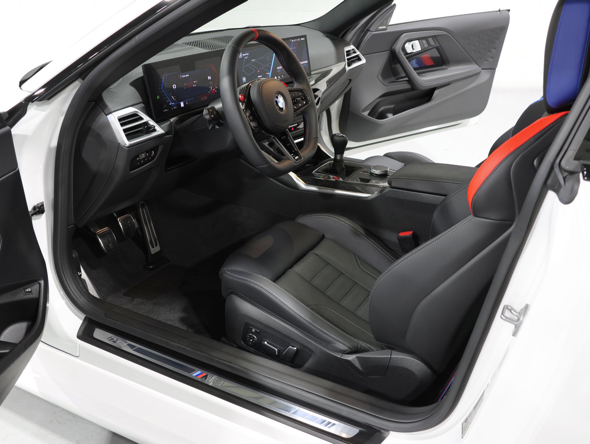Used 2026 BMW M2 w/ Lighting Package RWD image 81