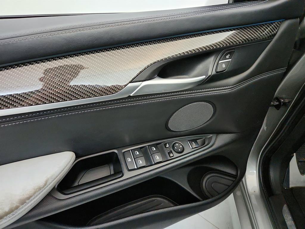 Used 2017 BMW X5 M AWD/4WD image 20
