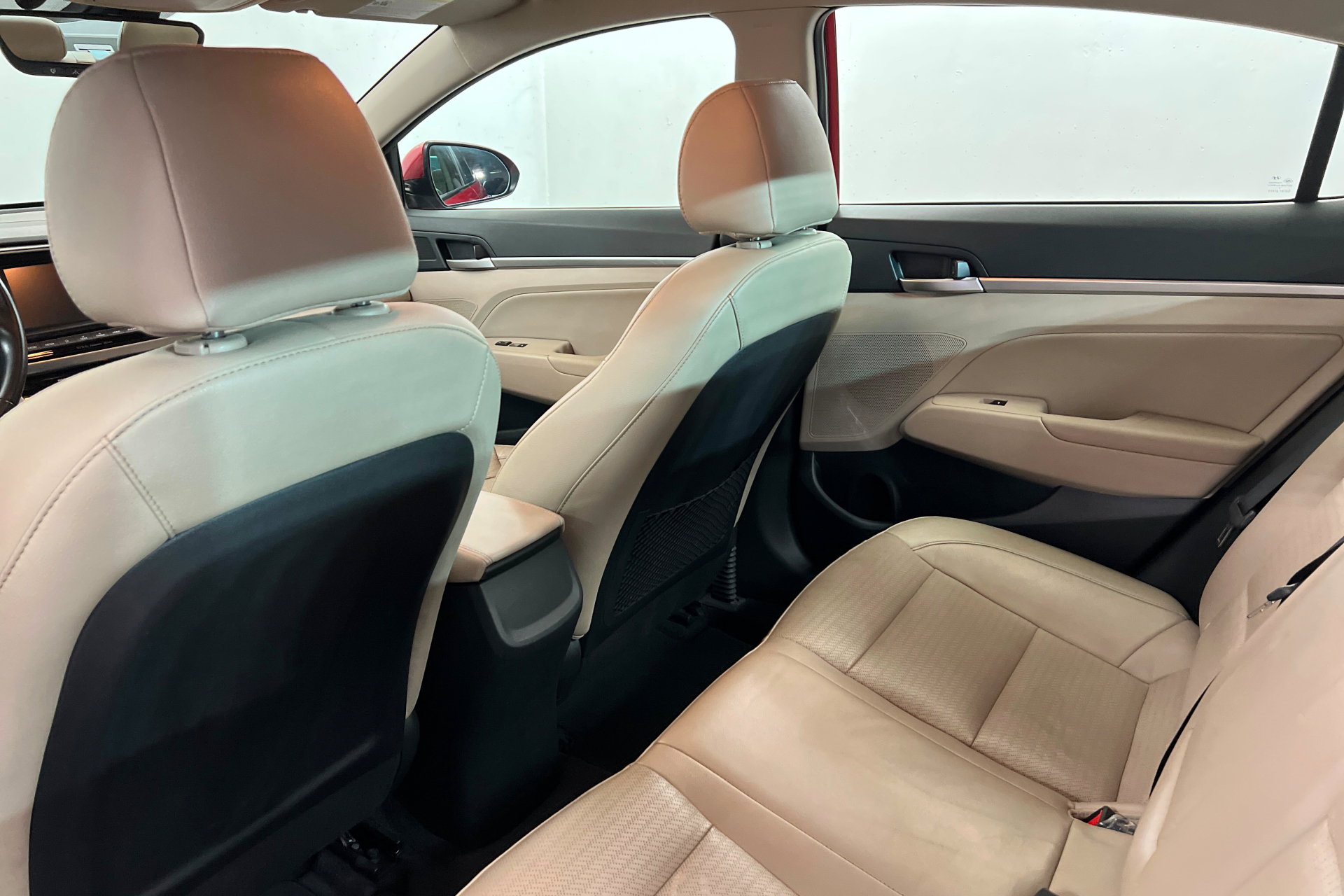 Used 2020 Hyundai Elantra Limited FWD image 19